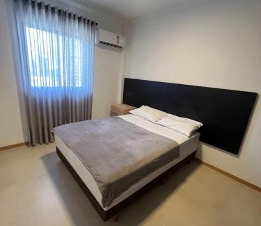 Centro Apartment | Studio Moderno com garagem passos a Vila Germânica