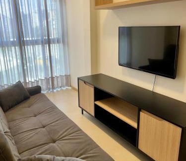 Centro Apartment | Studio Moderno com garagem passos a Vila Germânica