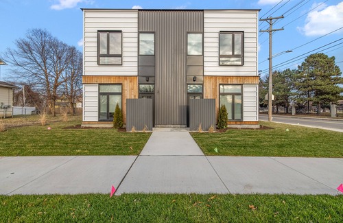 Detroit Apartment | Ideal Retreat for Traveling Professionals with Spa & Hot Tub
