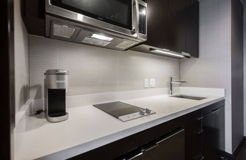 Las Vegas Strip Apartment | Studio Mountain View | City Center | Vdara
