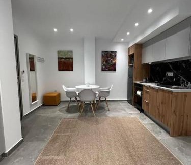 Attiki Apartment | Stylish Studio MV in Central Athens - Family Friendly Stay