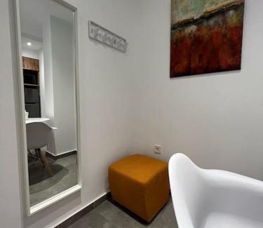 Attiki Apartment | Stylish Studio MV in Central Athens - Family Friendly Stay