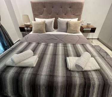 Attiki Apartment | Stylish Studio MV in Central Athens - Family Friendly Stay