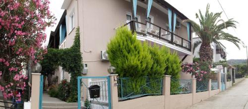 Skala Sotiros Apartment | Pet-Friendly Studio Napoleon with Ocean View & Private Beach