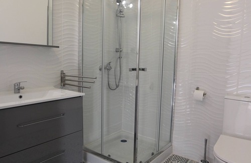 Portel-des-Corbieres Apartment | Pet-Friendly Studio with Ocean View near Beautiful Beaches