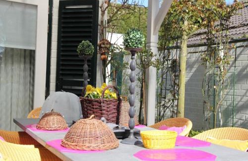 Municipality of Heiloo House | Family-Friendly Retreat in Heiloo for Your Perfect Getaway
