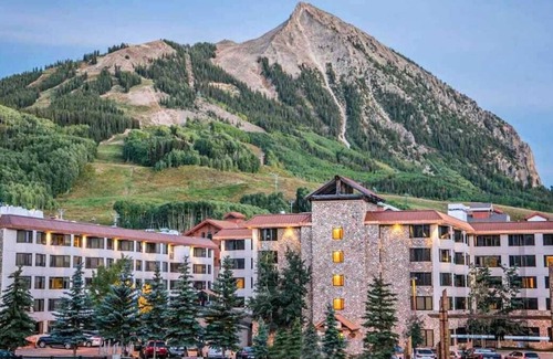Crested Butte Condo | Ideal Studio Retreat with Pool, Hot Tub & Top Guest Rating