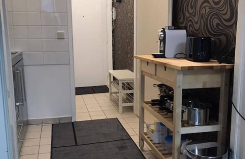 Funfhaus Apartment | Convenient Arbio I Studio Steps from Schönbrunn Gardens