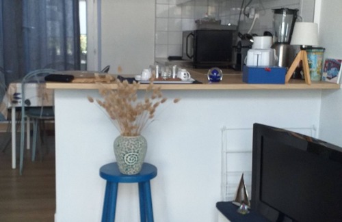 Parame Apartment | Charming Studio Steps from the Sea with Top Guest Ratings