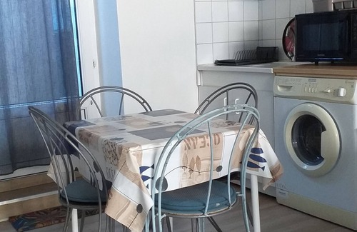 Parame Apartment | Charming Studio Steps from the Sea with Top Guest Ratings