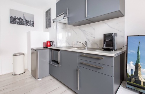 Tourcoing Apartment | Cozy Studio New York with Breakfast & Kitchen Amenities