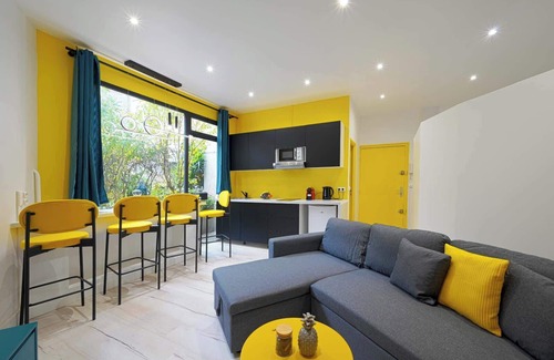 Epinettes Apartment | Studio on 17th Near Montmartre