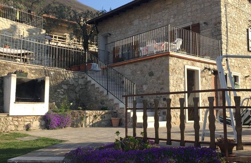 Castelletto Apartment | Cozy Ground Floor Studio at Casa Mary - Pet Friendly Retreat