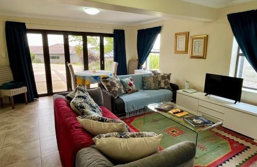 Grahamstown Apartment | Inviting Studio on the Hill with Child-Friendly Amenities