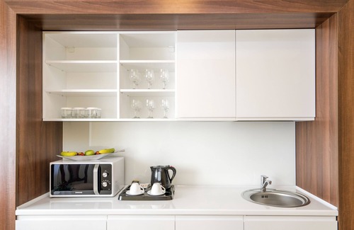 Militari Hotel | Exceptional Studio One Accommodation Suites with Pool Access