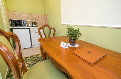 Militari Hotel | Exceptional Studio One Accommodation Suites with Pool Access