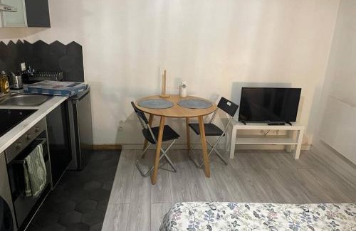 Arcueil Apartment | Cozy Studio One Near Paris - Pet & Child Friendly Stay