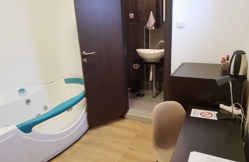 Kragujevac Apartment | Guest Rated 10/10: Studio Onix Lux with Spa & Hot Tub