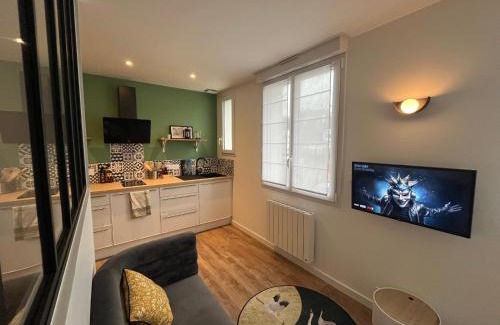 Lorient Apartment | Discover Studio Osaka - Heart of Lorient with Top Reviews