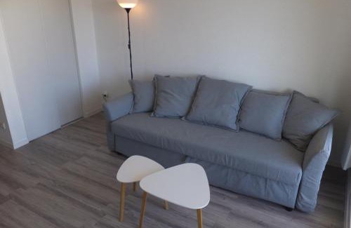 Chevigny-Saint-Sauveur Apartment | Budget-Friendly Studio Oxford with 8.8/10 Guest Rating