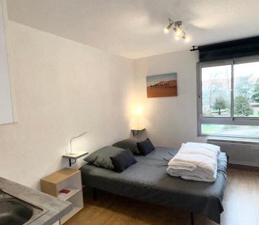 Paray-le-Monial Apartment | Cozy Studio Paisible in Paray-Le-Monial with Family Perks