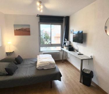 Paray-le-Monial Apartment | Cozy Studio Paisible in Paray-Le-Monial with Family Perks