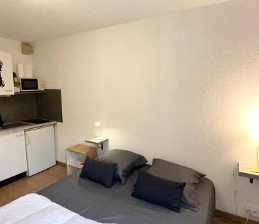 Paray-le-Monial Apartment | Cozy Studio Paisible in Paray-Le-Monial with Family Perks