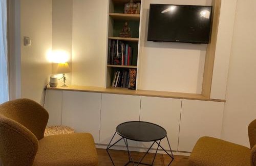 Quartier de Javel Bed & Breakfast | Cozy Studio Paris Near Eiffel Tower with Family Amenities