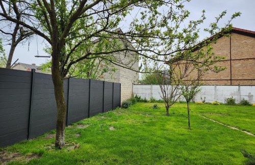 Warmeriville Apartment | Cozy Studio Retreat - Guest Rated 8.9/10 for Comfort