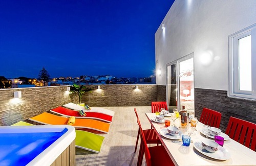 Swieqi Apartment | Elegant Studio Penthouse with Jacuzzi in St. Julian's