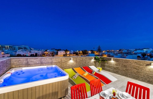 Swieqi Apartment | Elegant Studio Penthouse with Jacuzzi in St. Julian's