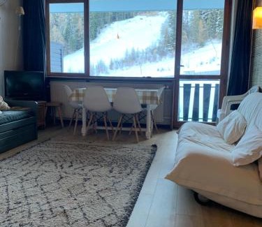 Pra Loup Apartment | Cozy Studio at the Foot of the Slopes - Carlines