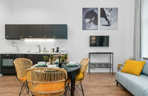 Grunwald Apartment | Cozy Studio Poznań with Breakfast & Family-Friendly Amenities