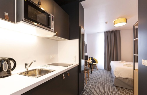 Sainte Marie - Saint Leon Apartment | Convenient Studio Near the Train Station, Steps from Attractions
