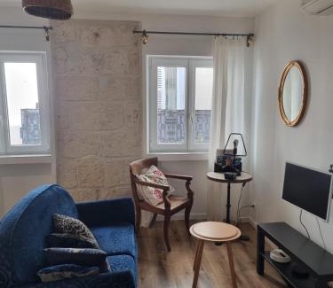 Noailles Apartment | Cozy Studio Near Vieux Port and Canebière, Rated 8.4/10