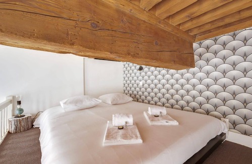 Terreaux - Bat d'argent Apartment | Pet-Friendly Studio Pradel - Welkeys with Spa and Breakfast
