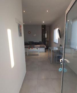 Les Pennes-Mirabeau Apartment | Cozy Studio with Pool and Ocean View - Guest Rated 8.5