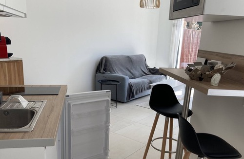 Mantes-la-Jolie Apartment | Comfortable Studio Near Train Station & City Center