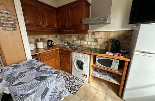 Stains Apartment | Convenient Studio Near RER D for Family-Friendly Stays