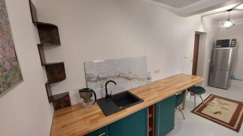 Otmuchow Apartment | Convenient Studio by the Tower - Family-Friendly Stay