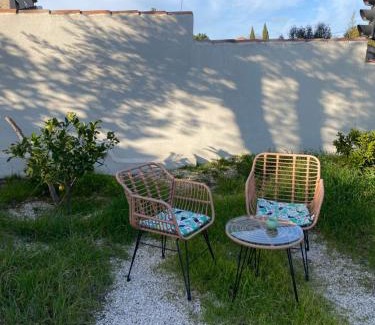 Les Pennes-Mirabeau Apartment | Tranquil Studio in a Quiet Neighborhood - Rated 9.4/10
