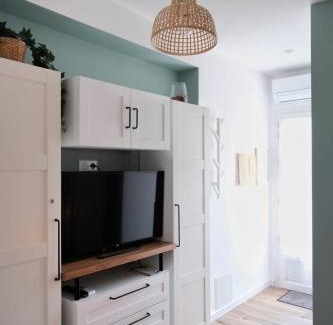 Grand Sud Apartment | Modern Studio with Gorgeous Terrace & Family-Friendly Amenities