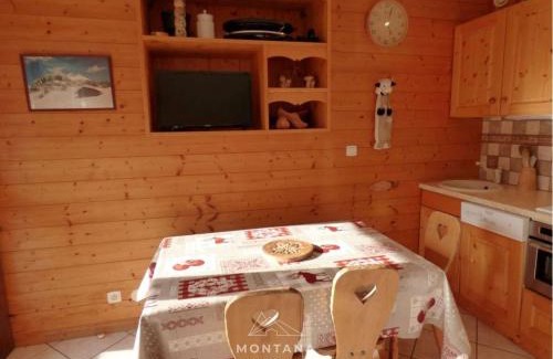Le Grand-Bornand Apartment | Renovated Studio with Balcony Near Ski Lifts for 5 Guests