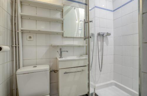 Quartier de la Roquette Apartment | Chic Studio near Paris Metro with Free WiFi for 2 Guests