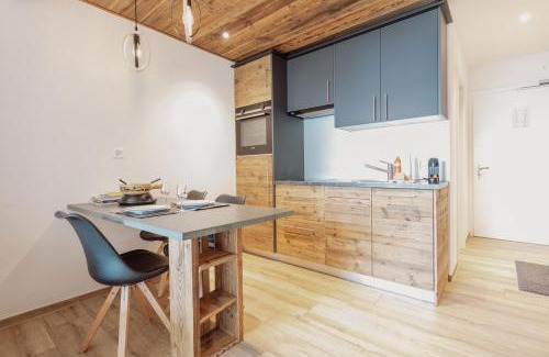 Noes Apartment | Elegant Studio in the Heart of the City, Rated 8.7/10