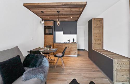 Noes Apartment | Cozy Studio in the Heart of the City - Pet Friendly & Pool