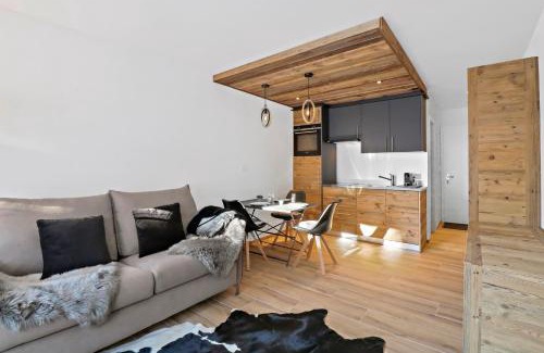 Noes Apartment | Cozy Studio in the Heart of the City - Pet Friendly & Pool