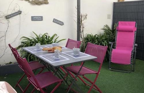 Noirmoutier-en-l'Ile Apartment | Renovated Studio Near Lutins Beach with Private Terrace