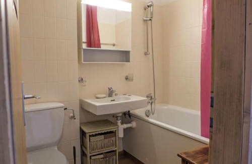 Randogne Apartment | Cozy Studio Résidence du Rhône A-B-14 with Pool Access