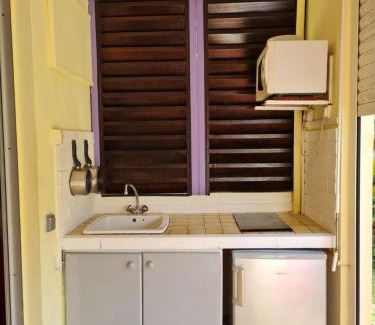 Sainte-Anne Apartment | Budget-Friendly Stay at Studio Résidence Tobago with Pool